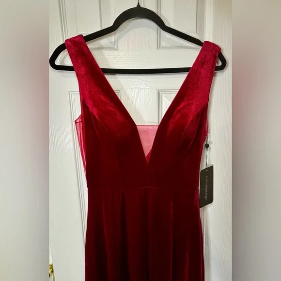 NWT COCOMELODY SZ 6 DEEP RED Velvet V Neckline With An A-Line Silhouette - Picture 3 of 9